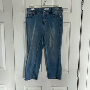 Nine West light blue Jean Capri size 4